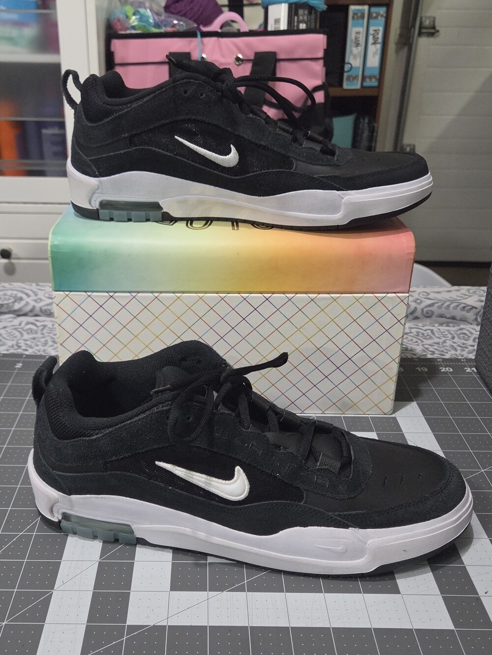 Air Max Ishod Men's Skate Shoes - Black/White Mens Size 13